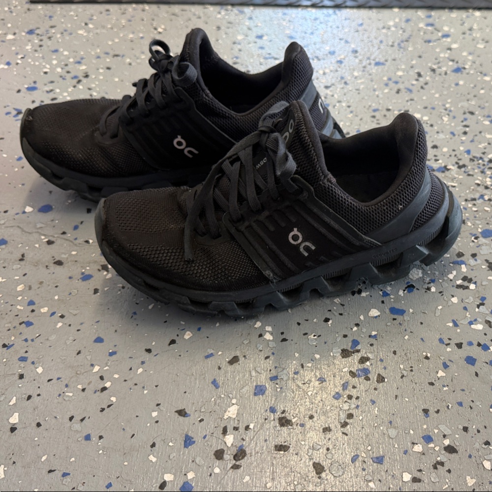 On Running  Athletic Shoes woman 6.5 ( run small like size 6 )